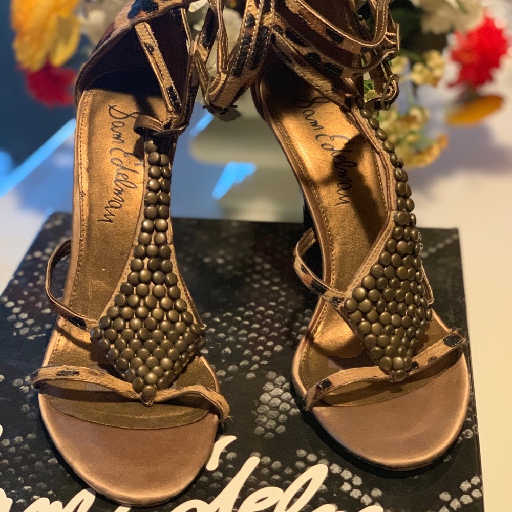 Leopard print heeled sandals